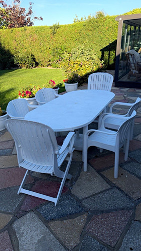 White plastic oval patio table - plastic,